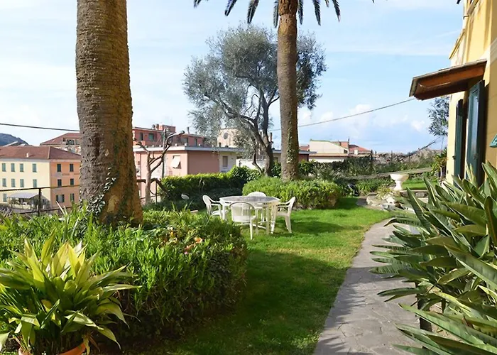 아파트 Levanto Rentals 레반토