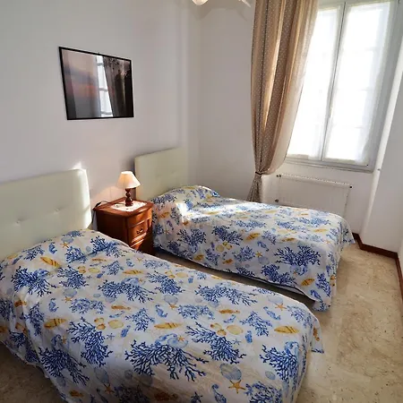 Levanto Rentals アパート